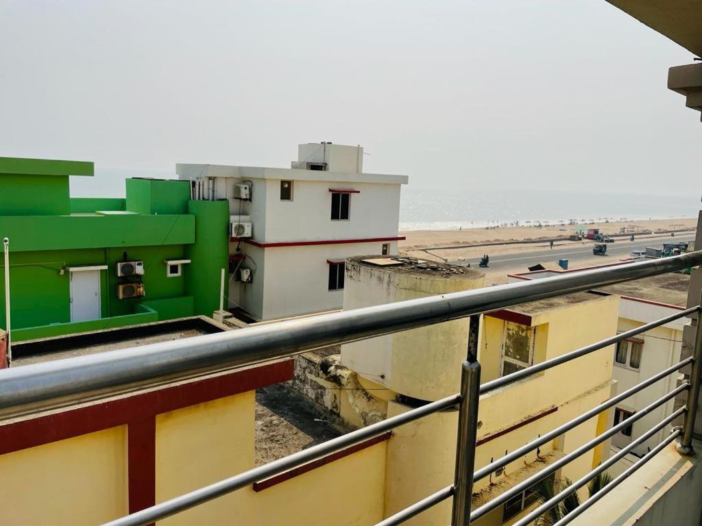 Hotel Lovely Star Inn ! Puri Esterno foto