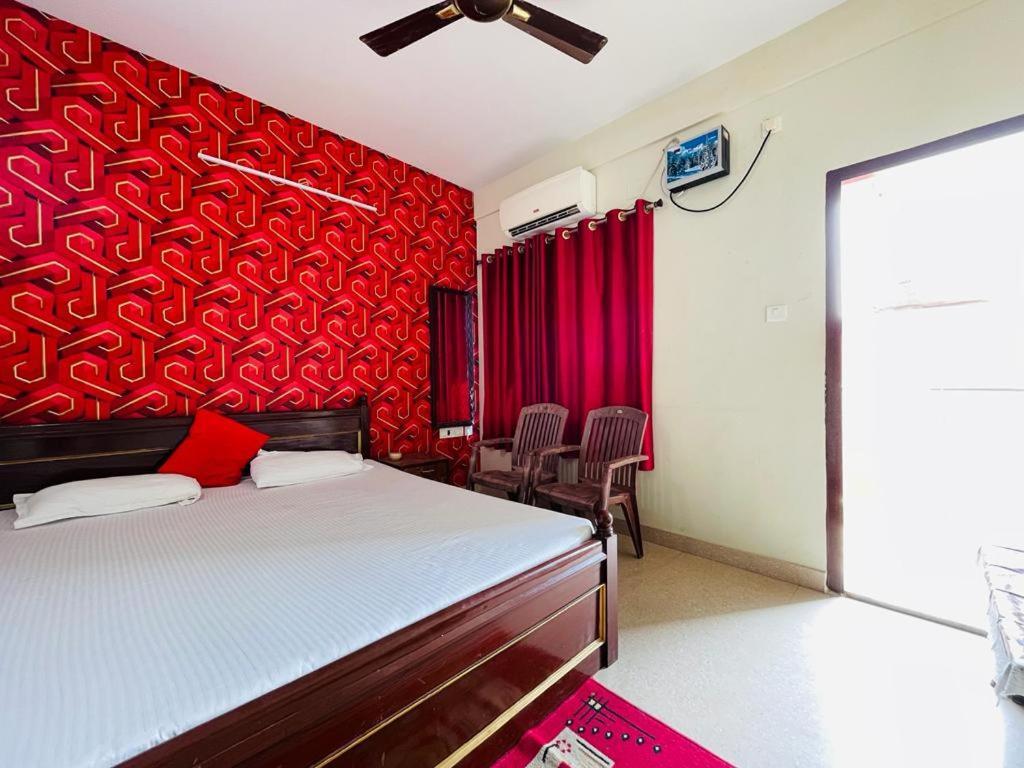 Hotel Lovely Star Inn ! Puri Esterno foto